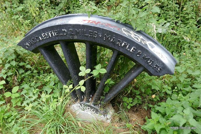 260727 050 Macclesfield Canal Walk