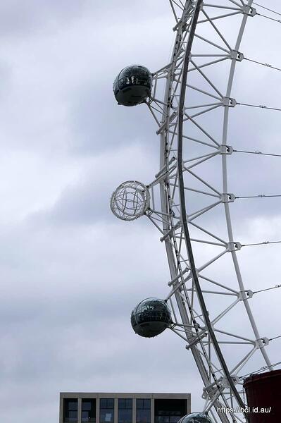 260721 093 London Embankment