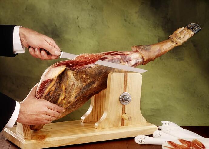 jamonero-serving-ham