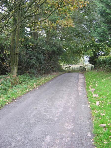 22b Higher Lane-Tarmac-Level