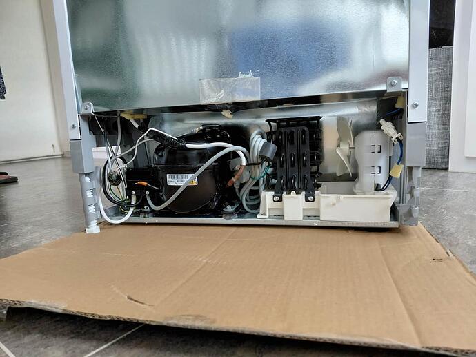 Freezer 2 Broken Leg 290626