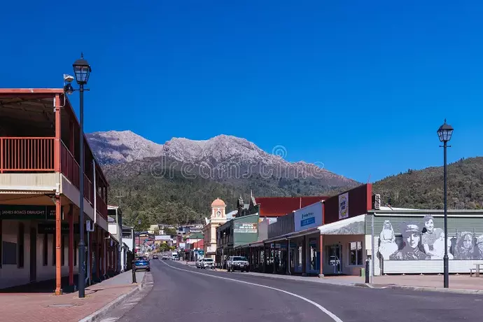 queenstown-australia-february-general-architecture-main-streets-city-centre-hot-summer-s-afternoon-tasmania-365327416