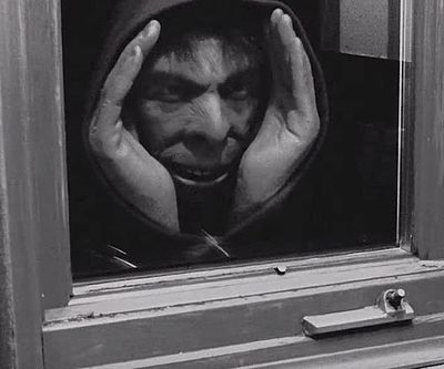 creepy-peeping-tom-prank-toy_400x333